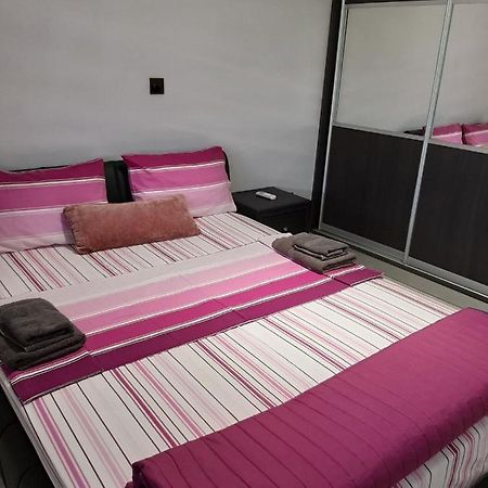 2 Bedroom Apartment-Mediterranean Type Paphos Exterior foto